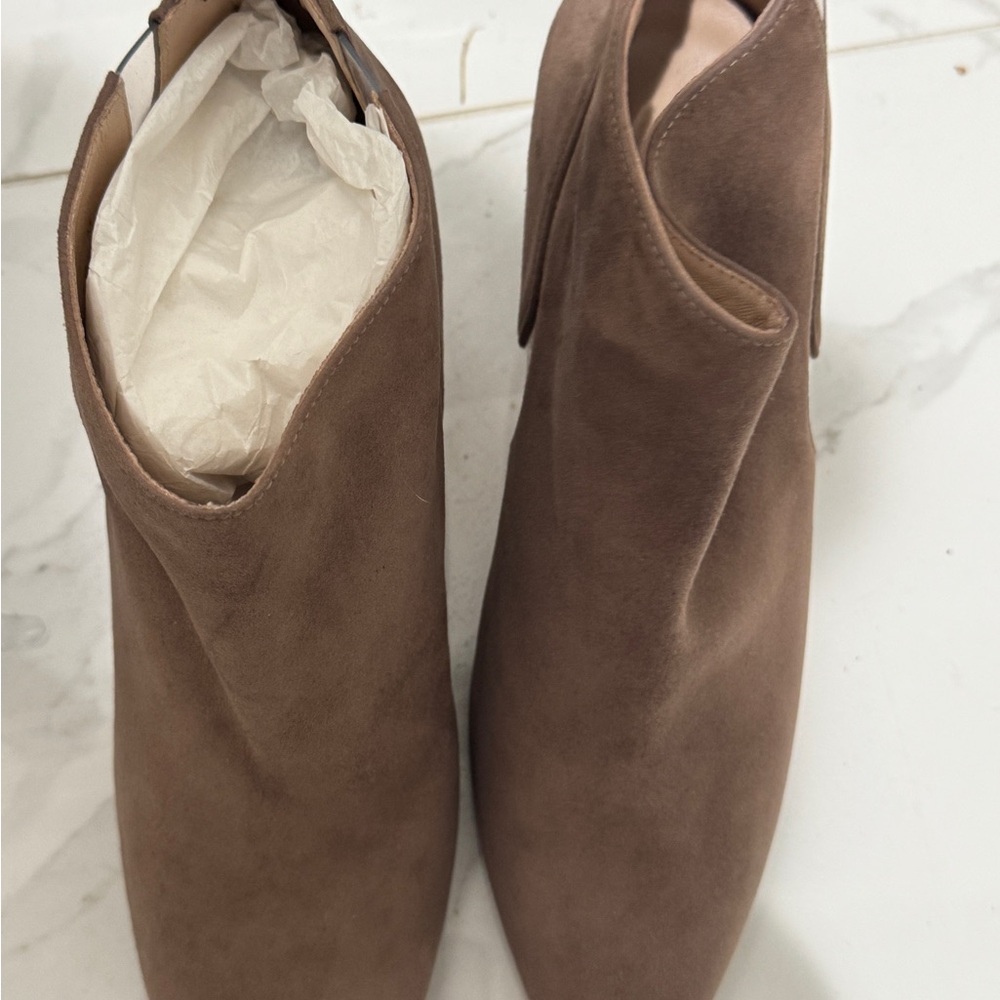 Stuart Weitzman Tan and Brown Suede Heels